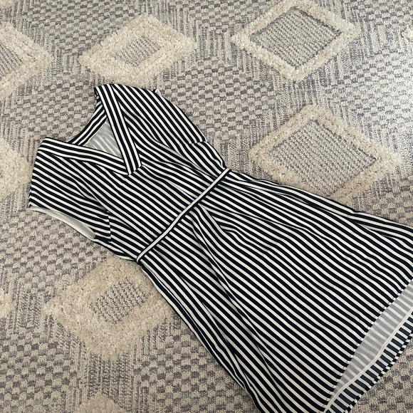 H&M navy white stripe Belted Shift Dress Size 4 - Picture 4 of 5